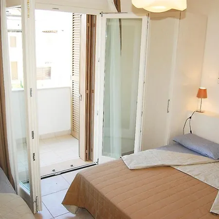 Appartement Modern Flat With Big Swimming Pool And Balcony