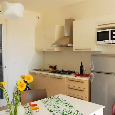 Appartement Modern Flat With Big Swimming Pool And Balcony *