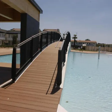 公寓 Modern Flat With Big Swimming Pool And Balcony *