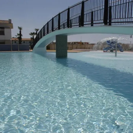 Appartement Modern Flat With Big Swimming Pool And Parking *