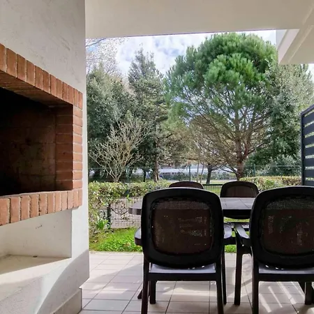 Appartement Modern Flat With Big Swimming Pool And Parking *