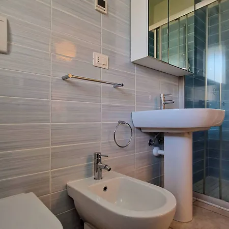 Apartment Modern Flat With Big Swimming Pool And Parking *