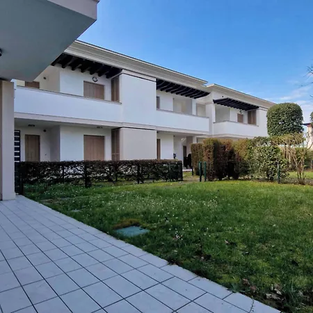 Modern Flat With Big Swimming Pool And Parking Apartment *